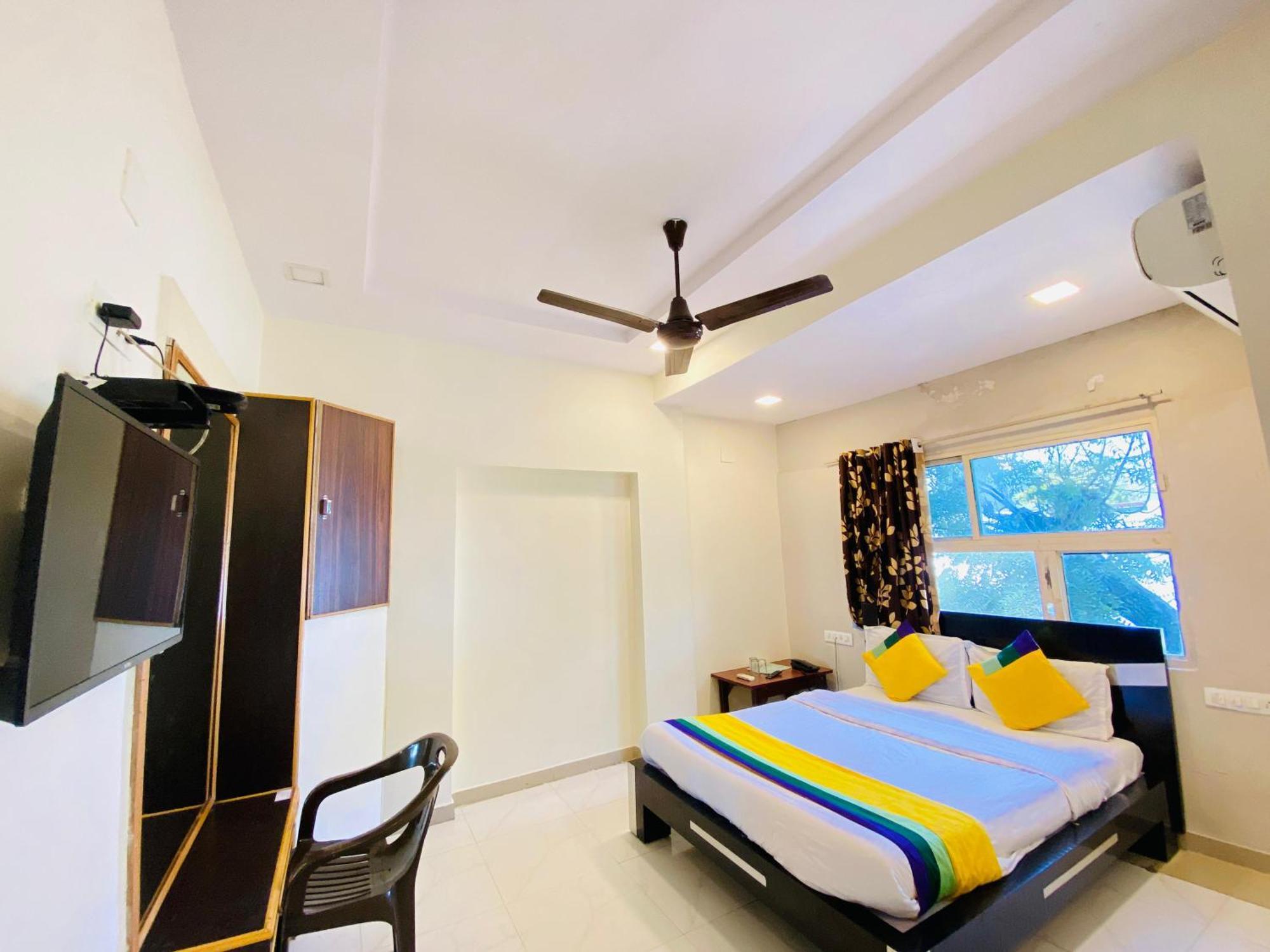 Hotel Aakash Navrangpura Ahmedabad Exterior photo