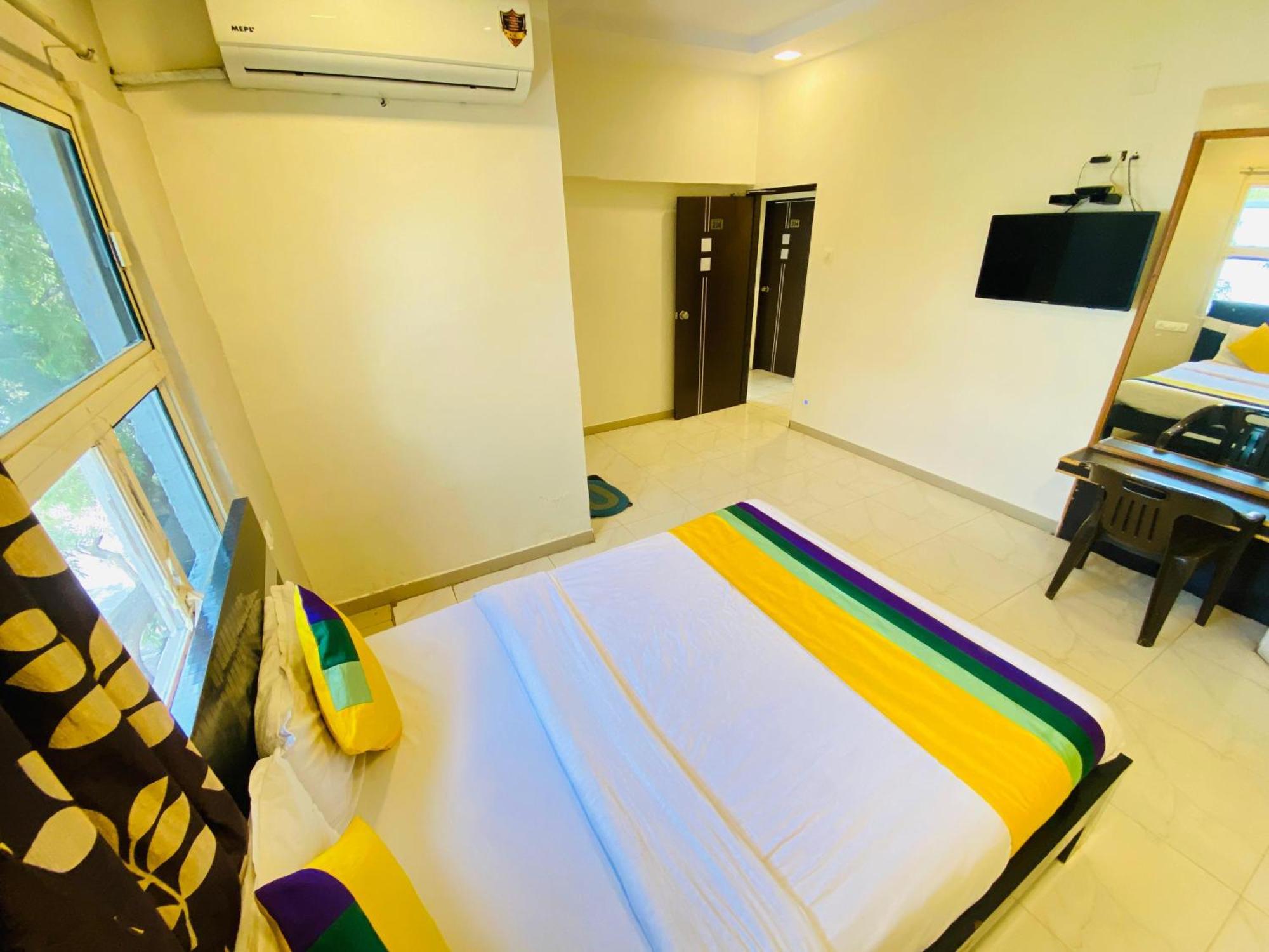 Hotel Aakash Navrangpura Ahmedabad Exterior photo